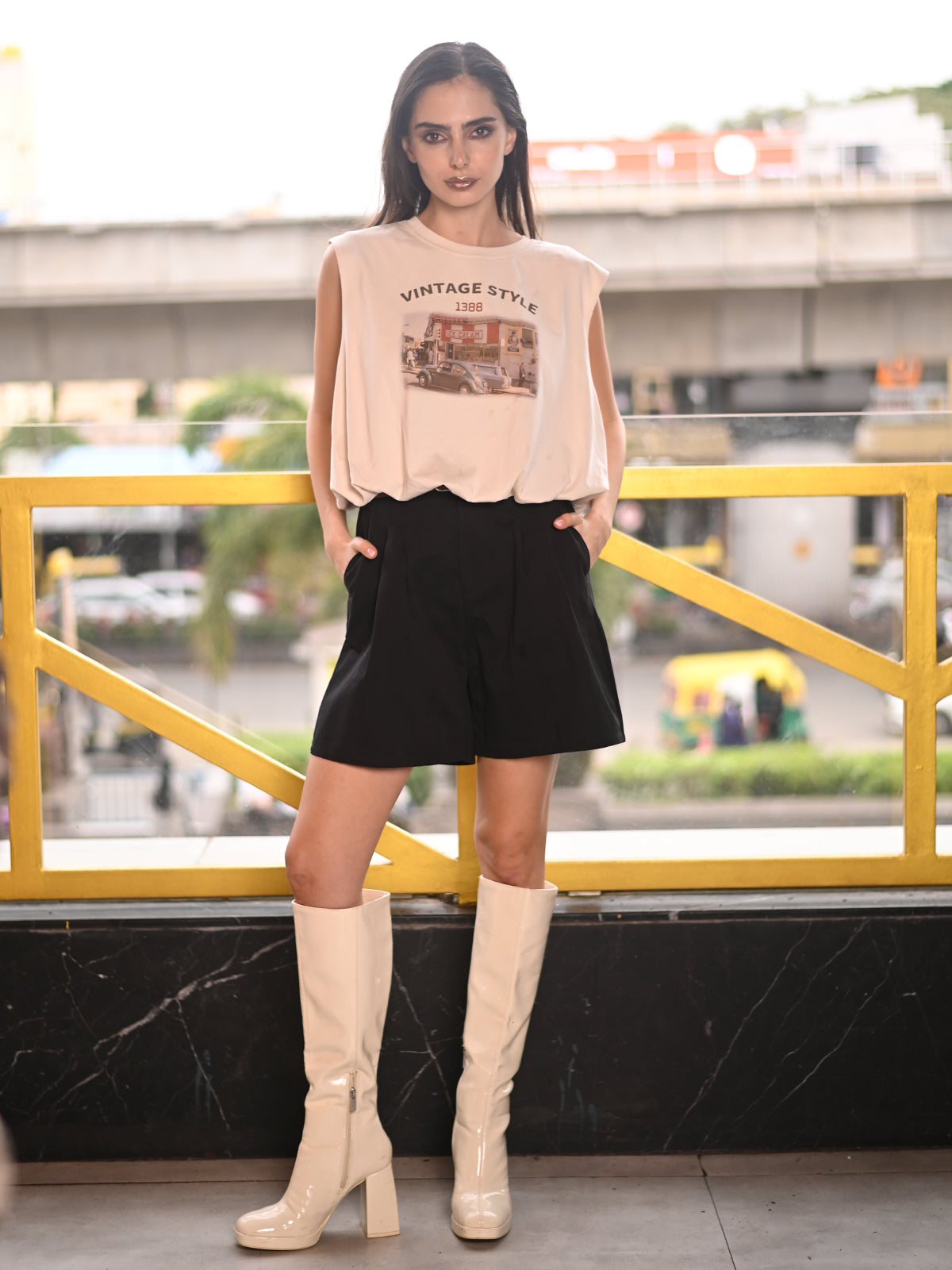 Odette Black Cotton Twill Solid Shorts For Women